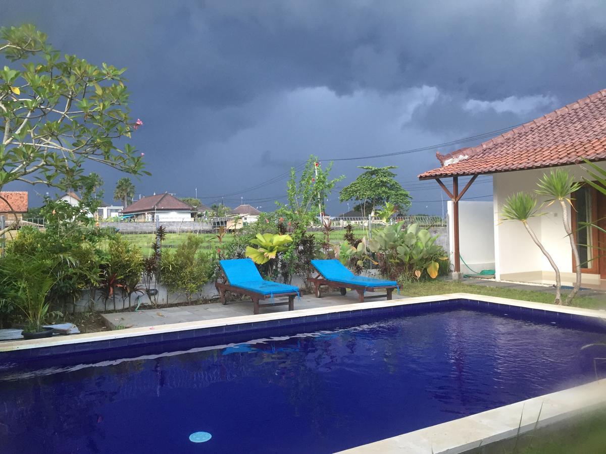 Pererenan Nengah Guest House Canggu エクステリア 写真